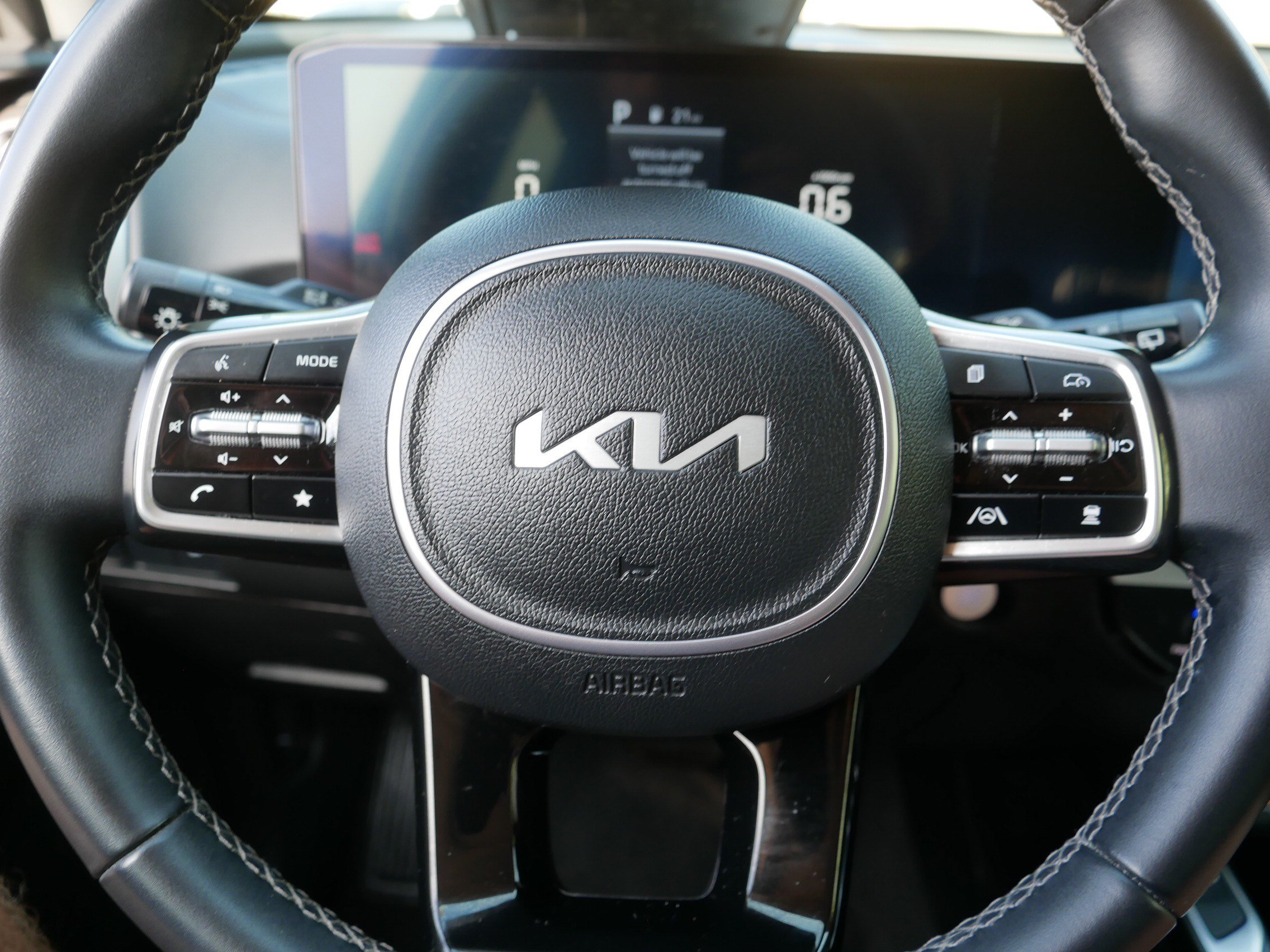 Certified 2024 Kia Sorento S w/ Panoramic Sunroof Package AWD/4WD image 25