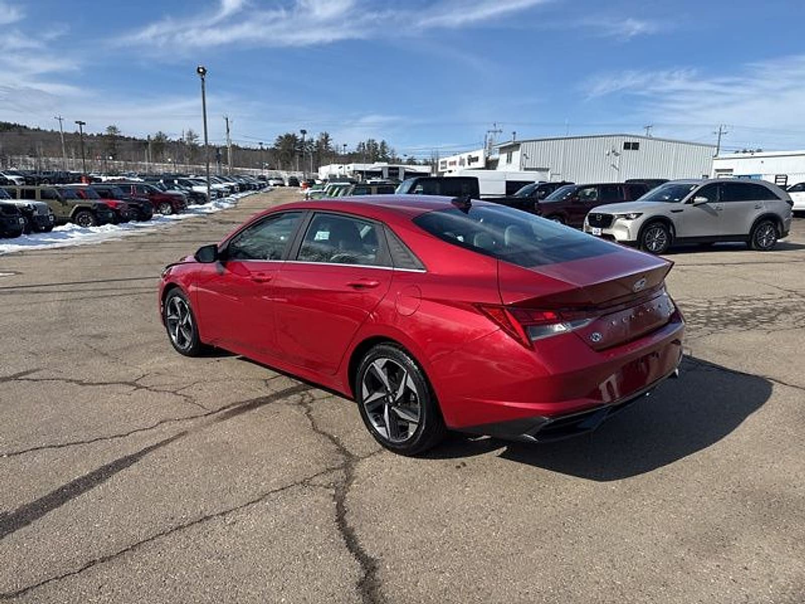 Used 2023 Hyundai Elantra Limited w/ Cargo Package FWD image 5