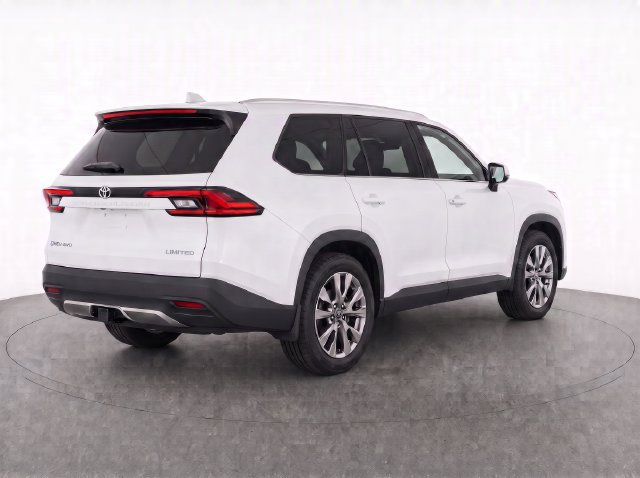 Used 2025 Toyota Grand Highlander AWD image 4