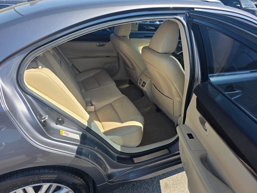 Used 2013 Lexus ES 350 w/ Luxury Pkg image 12