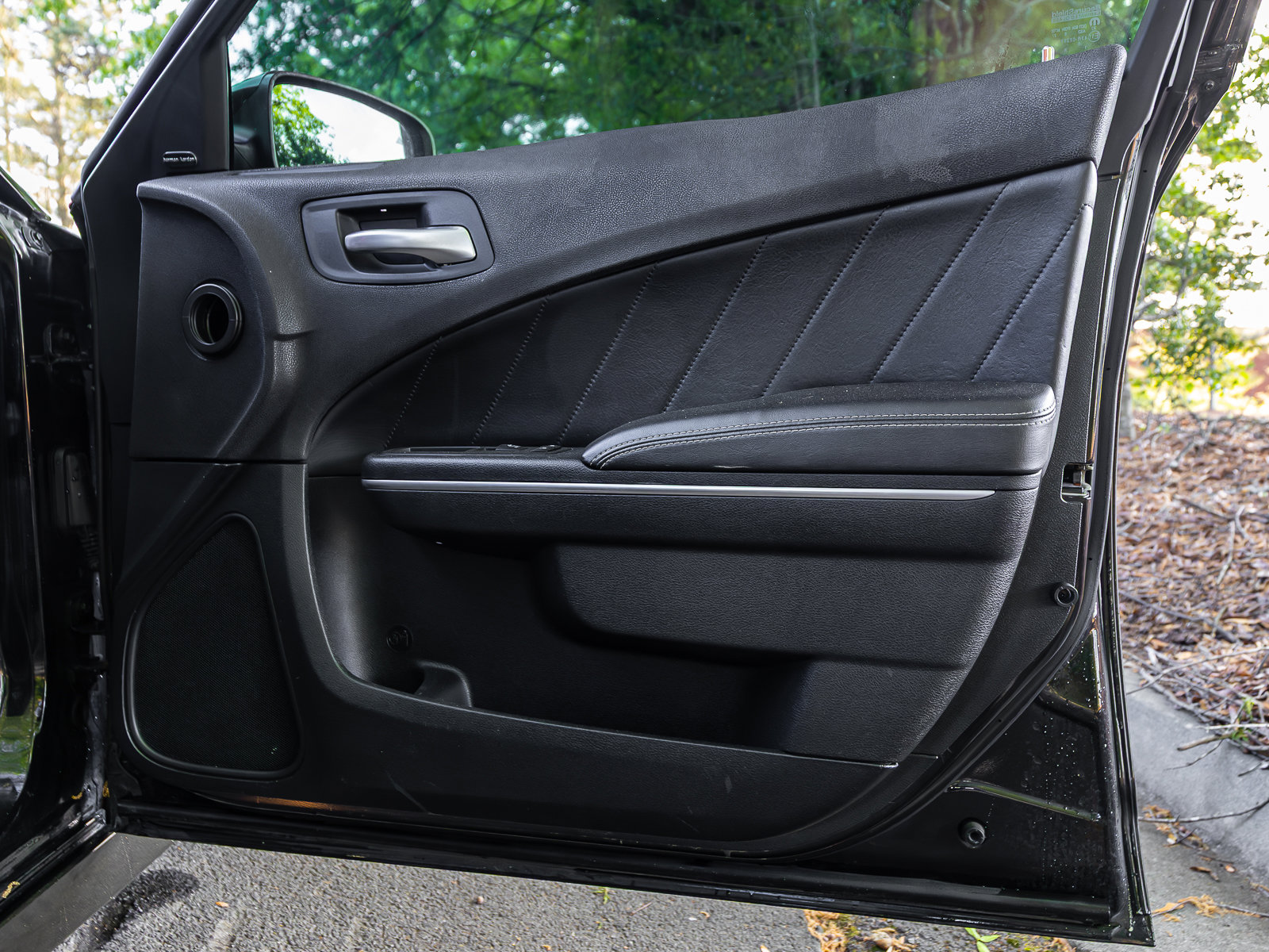 Used 2016 Dodge Charger SRT w/ Harman/Kardon Audio Group image 32