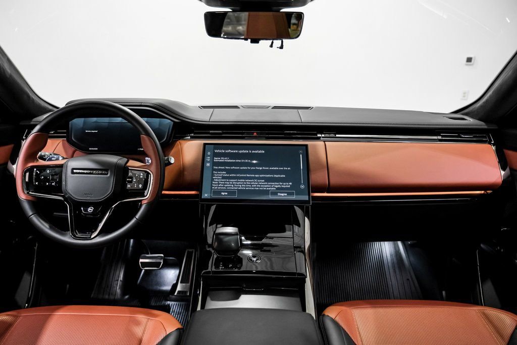 Used 2024 Land Rover Range Rover Sport image 11