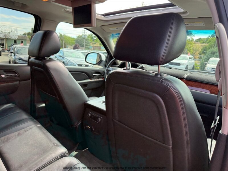 Used 2013 Chevrolet Tahoe LT w/ Luxury Package AWD/4WD image 19