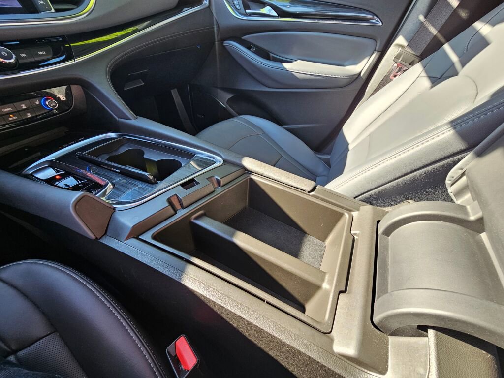 Used 2023 Buick Enclave Essence image 39