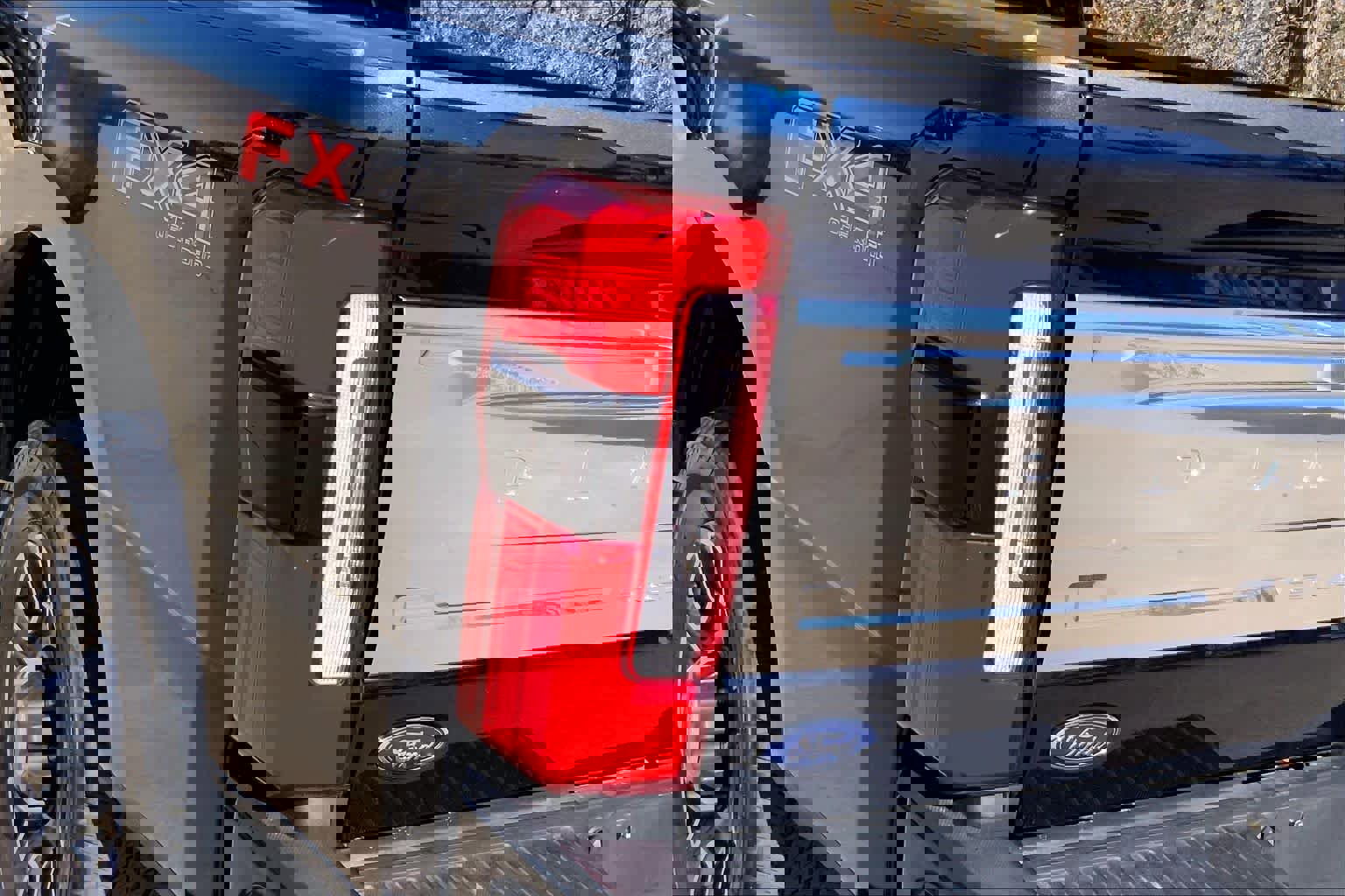 Used 2023 Ford F350 Platinum image 27