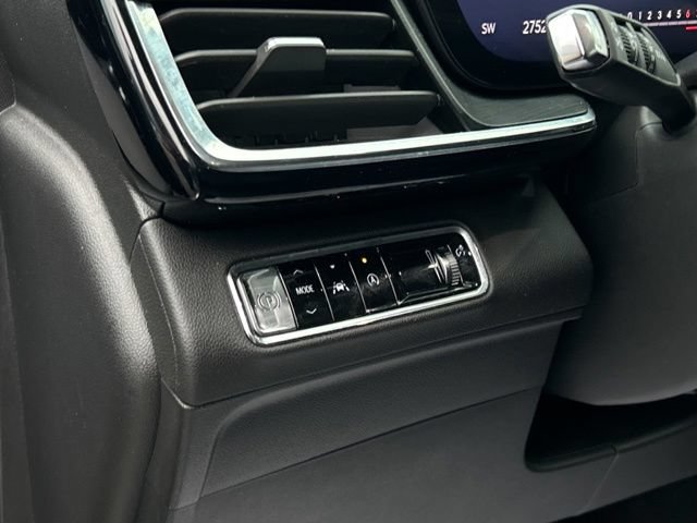 Certified 2024 Buick Envision Preferred AWD/4WD image 37