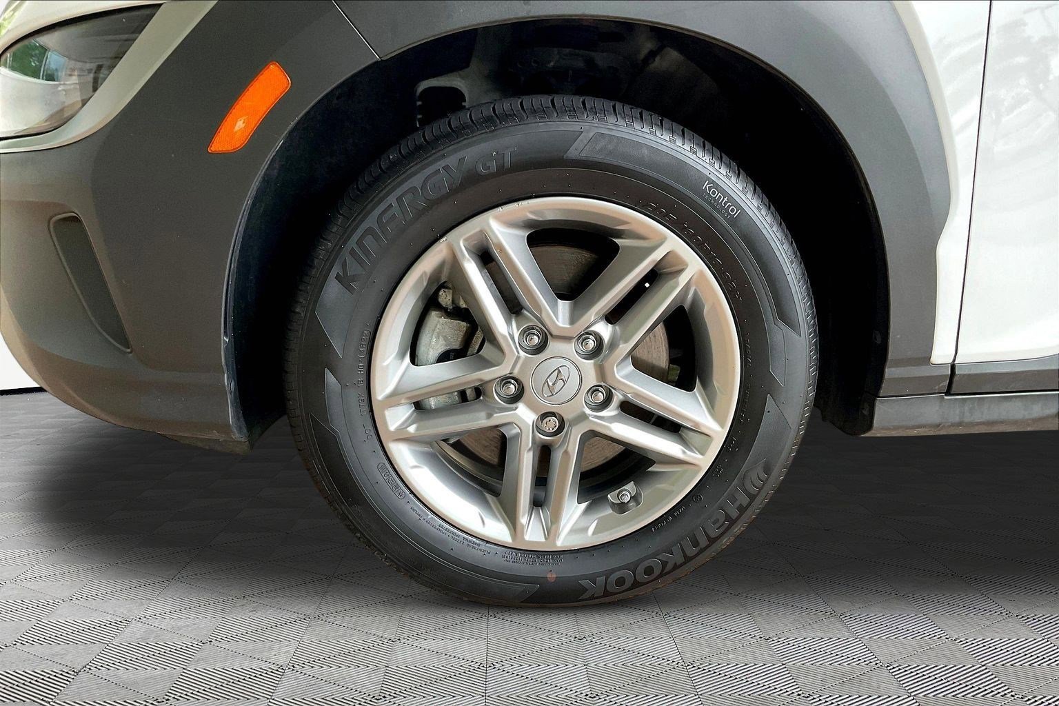 Used 2023 Hyundai Kona SE w/ Cargo Package AWD/4WD image 31