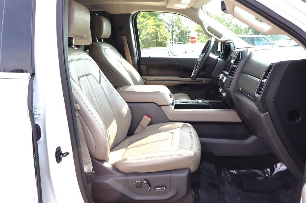 Used 2018 Ford Expedition Max Limited RWD image 19