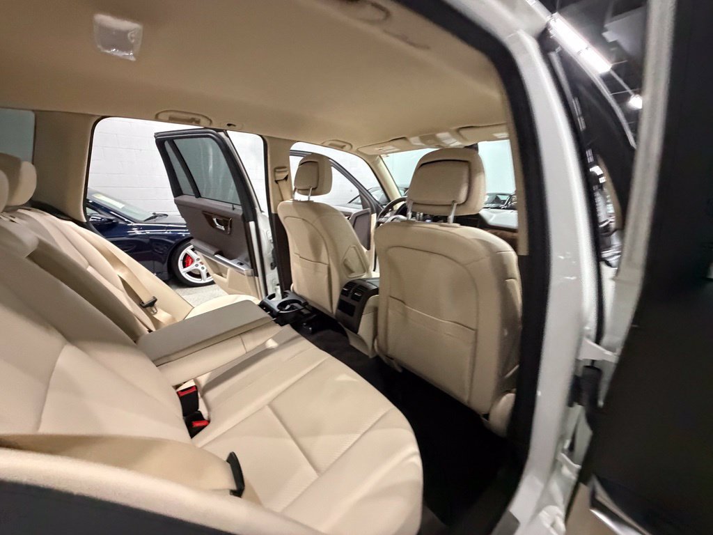 Used 2013 Mercedes-Benz GLK 350 4MATIC image 28