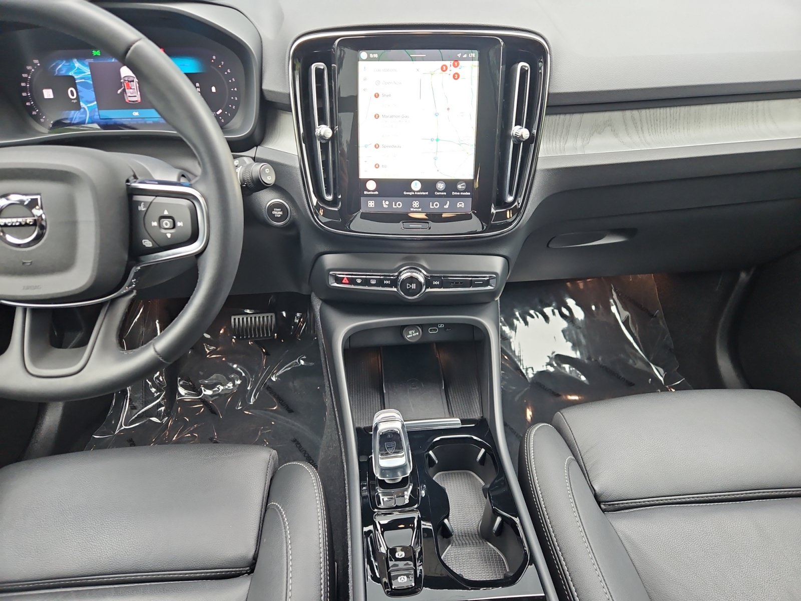 Used 2024 Volvo XC40 B5 Plus w/ Climate Package AWD/4WD image 11