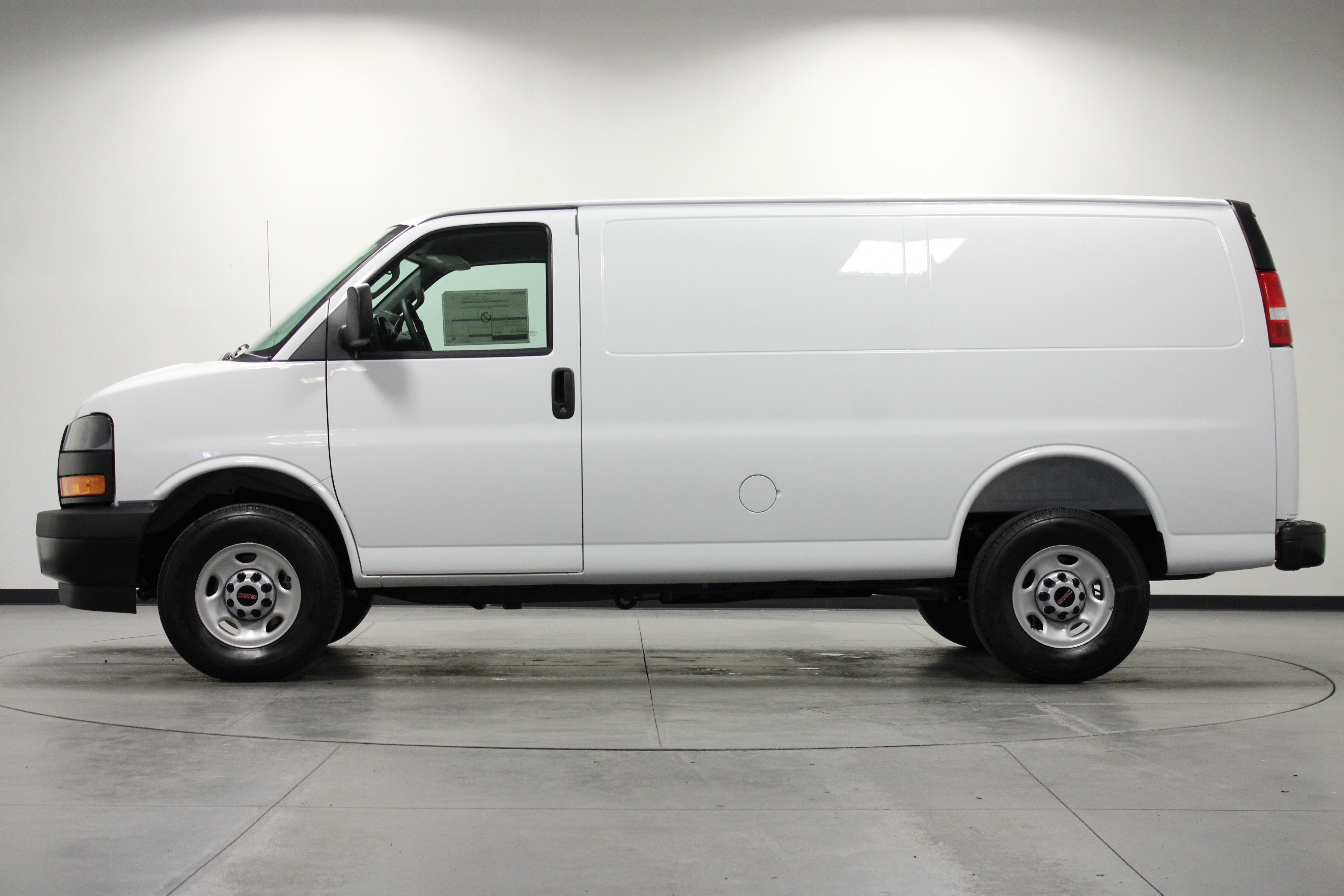 New 2026 GMC Savana 2500 RWD image 7