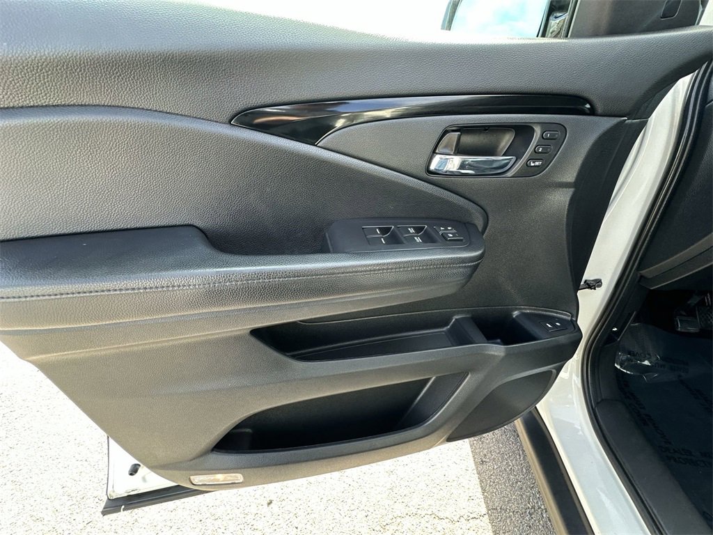 Used 2019 Honda Pilot Elite image 21