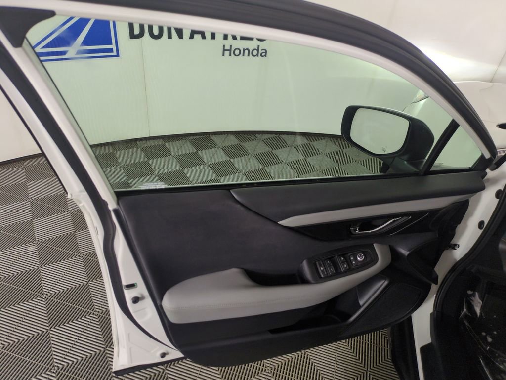 Used 2023 Subaru Outback Premium image 13