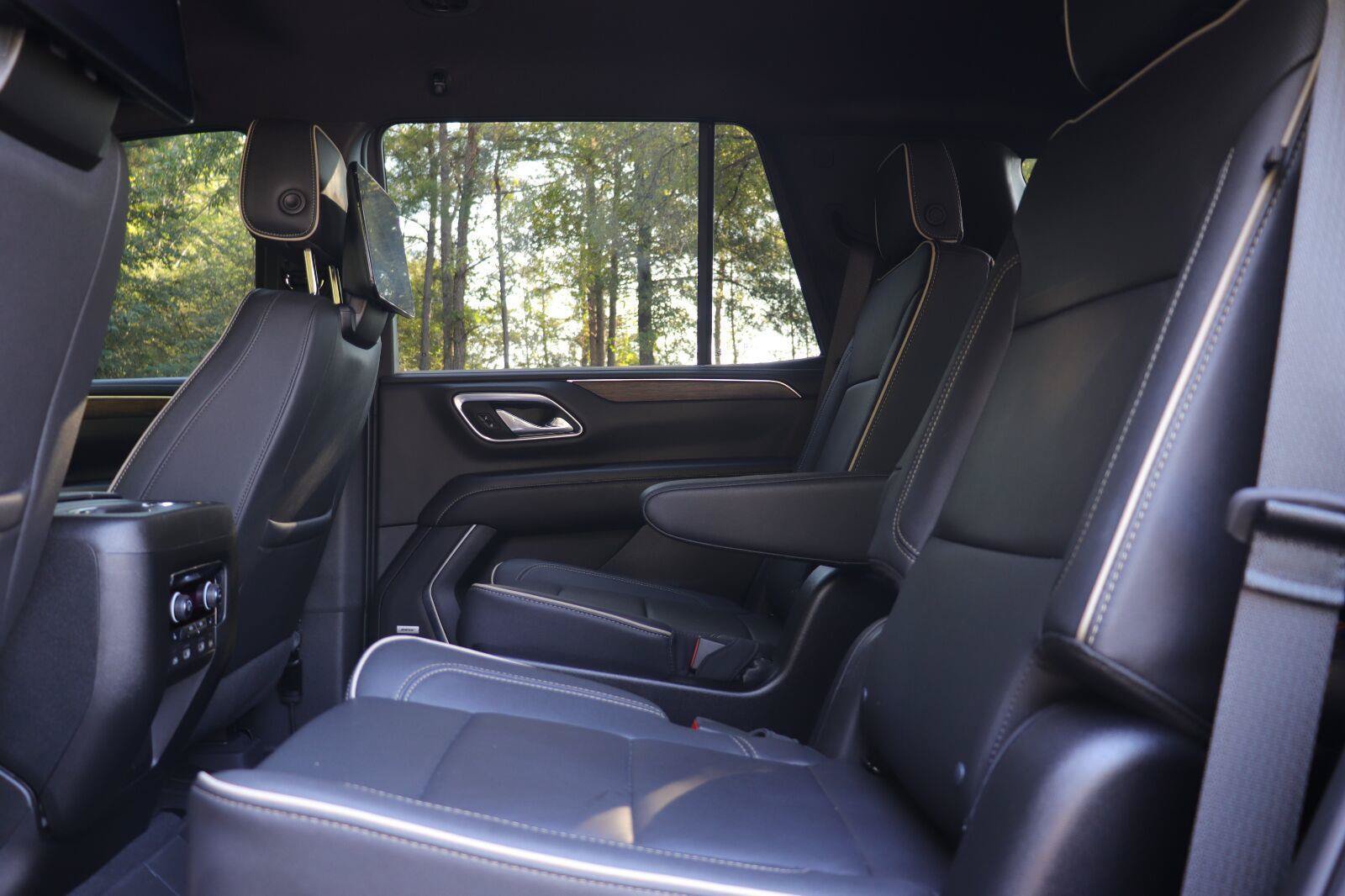 Used 2024 Chevrolet Tahoe Premier w/ Advanced Technology Package AWD/4WD image 12