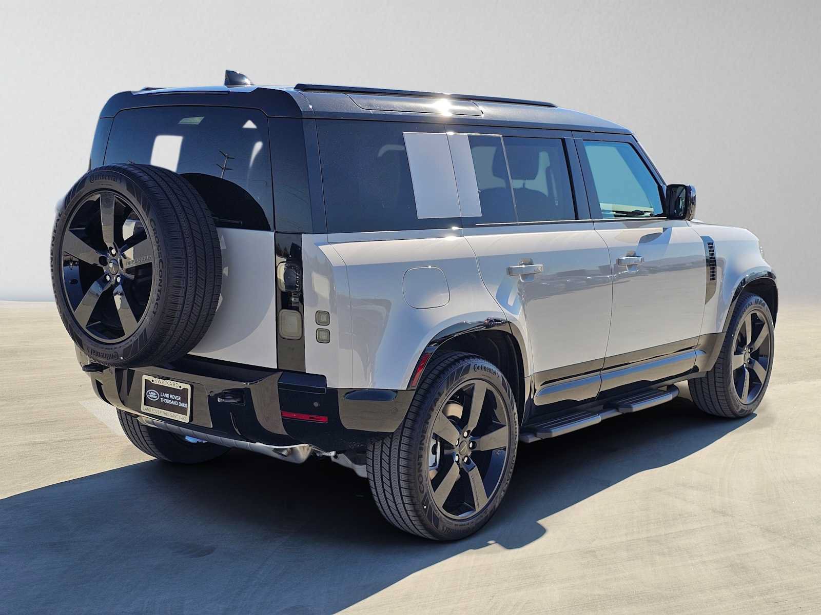 New 2026 Land Rover Defender 110 X-Dynamic SE AWD/4WD image 5