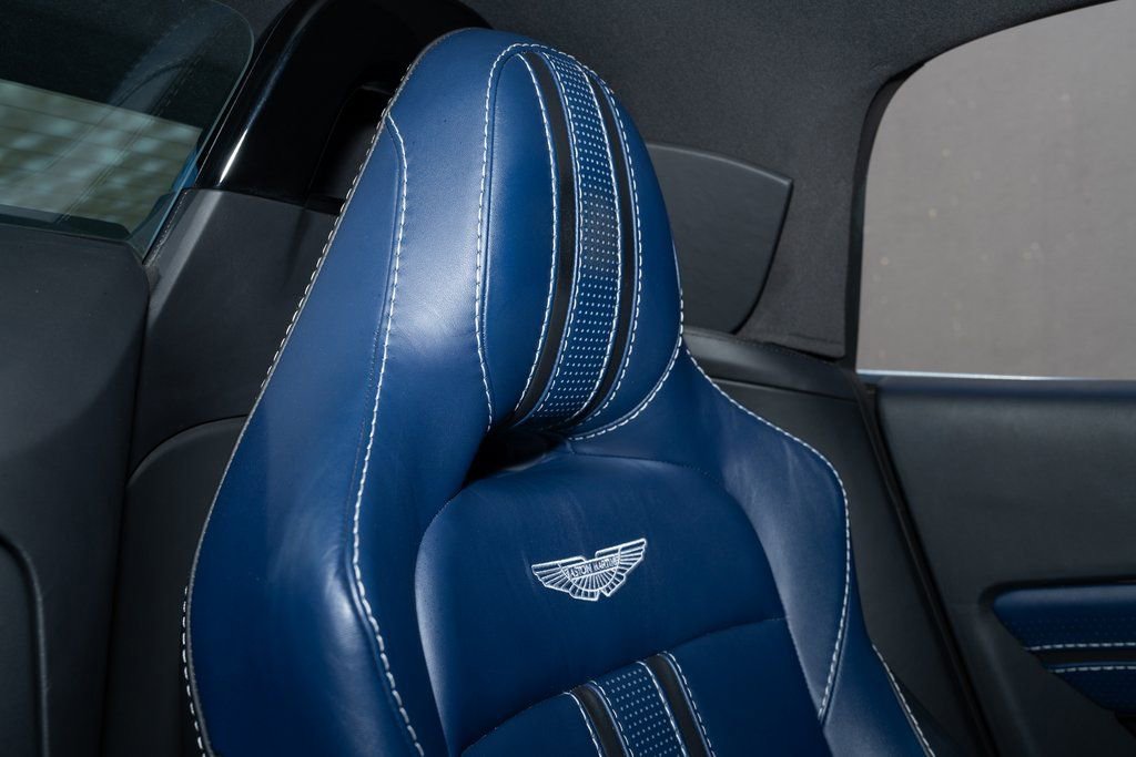 Used 2023 Aston Martin V8 Vantage Roadster RWD image 25