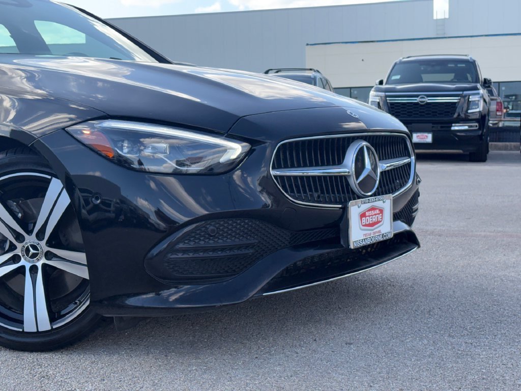 Used 2025 Mercedes-Benz C 300 4MATIC Sedan image 3
