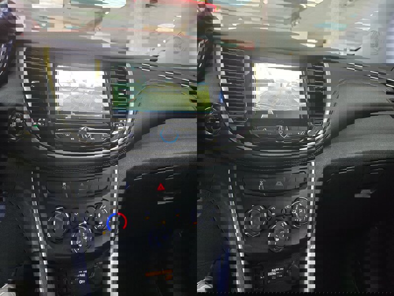 Used 2019 Chevrolet Trax LT w/ LT Convenience Package image 23