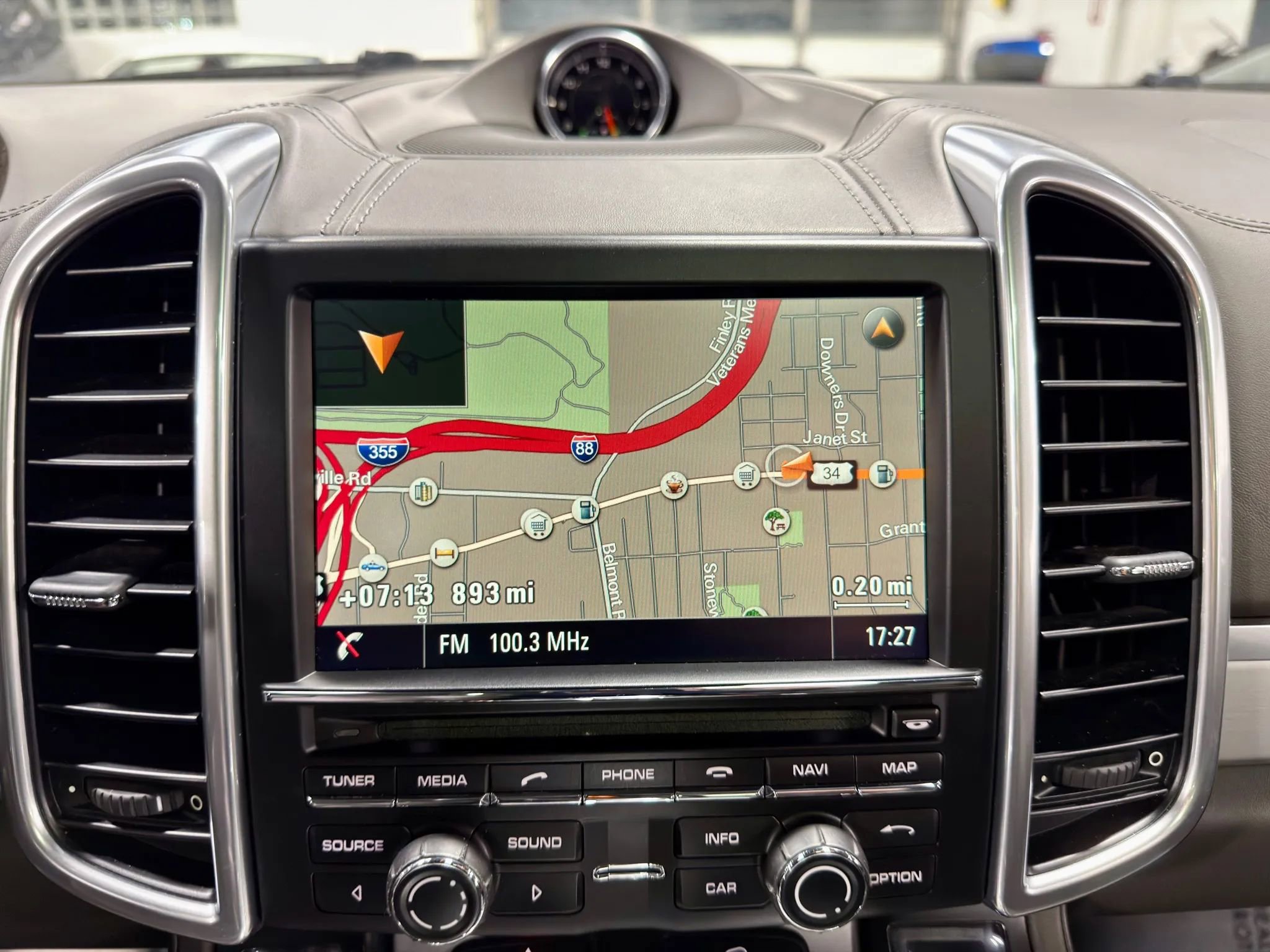 Used 2016 Porsche Cayenne GTS image 19