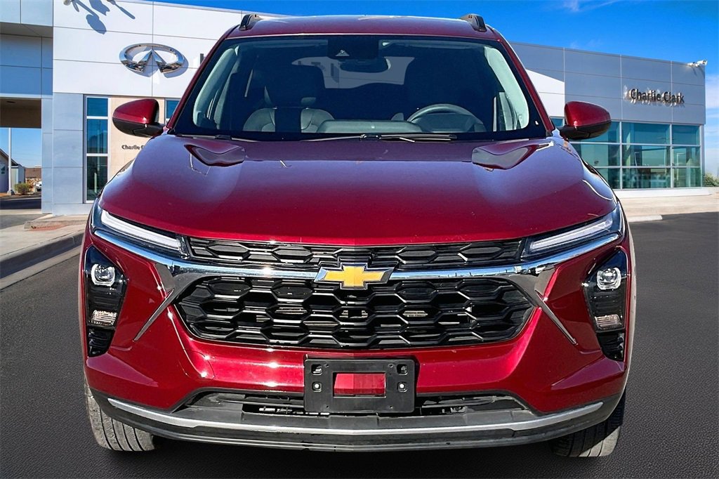 Used 2025 Chevrolet Trax LT image 3