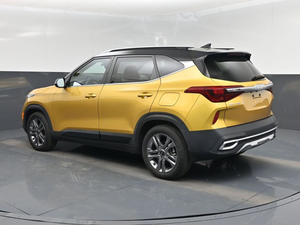 Certified 2022 Kia Seltos S image 4