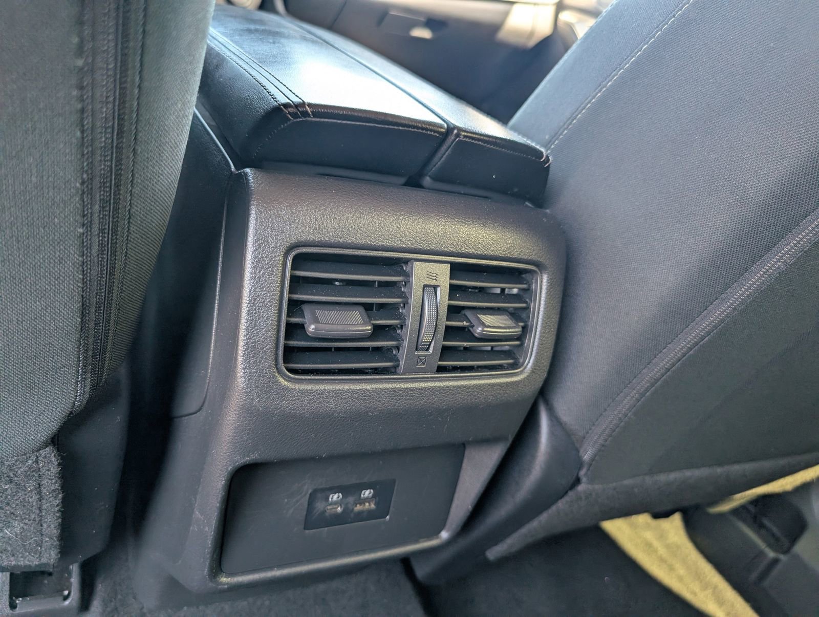 Used 2023 Nissan Rogue SV image 26