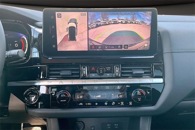 New 2026 Nissan Pathfinder SL image 6