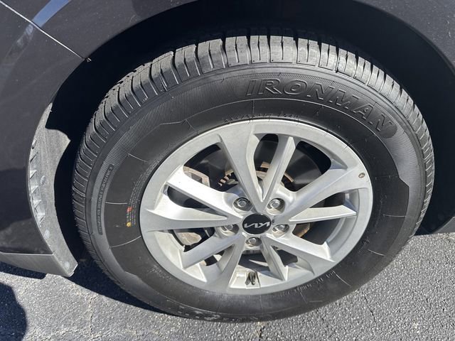 Certified 2023 Kia Carnival LX image 35