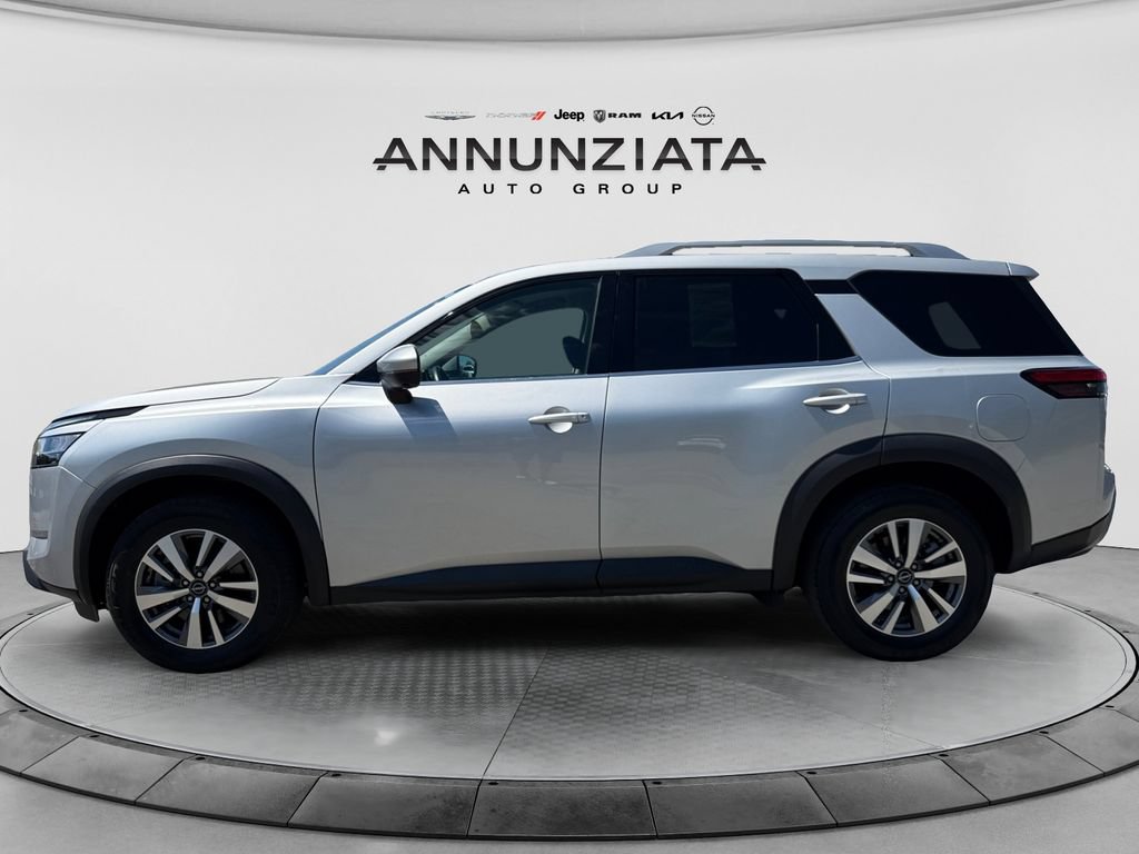 Certified 2022 Nissan Pathfinder SL w/ Cargo Package AWD/4WD image 2
