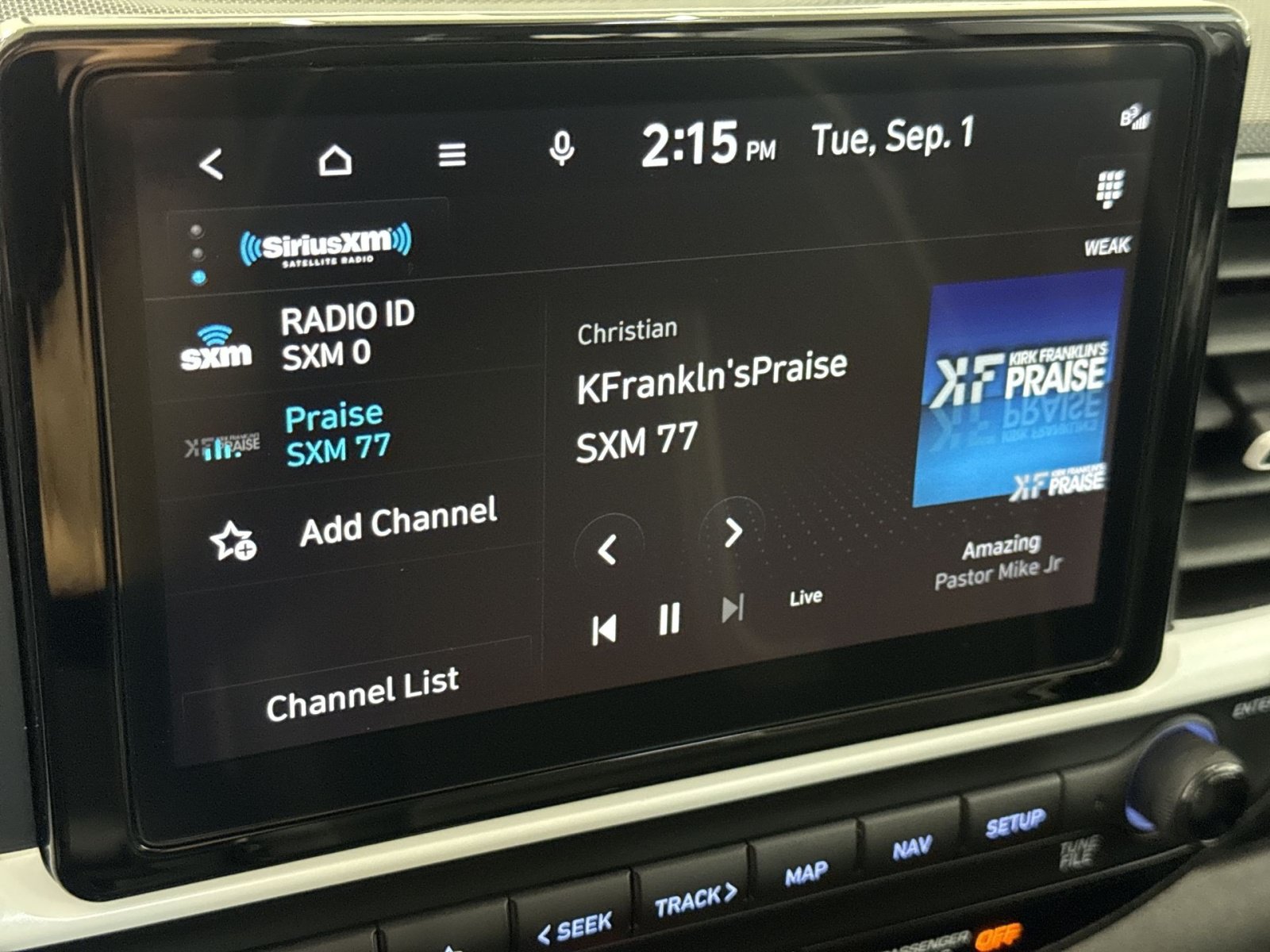 Used 2023 Hyundai Venue Limited FWD image 19