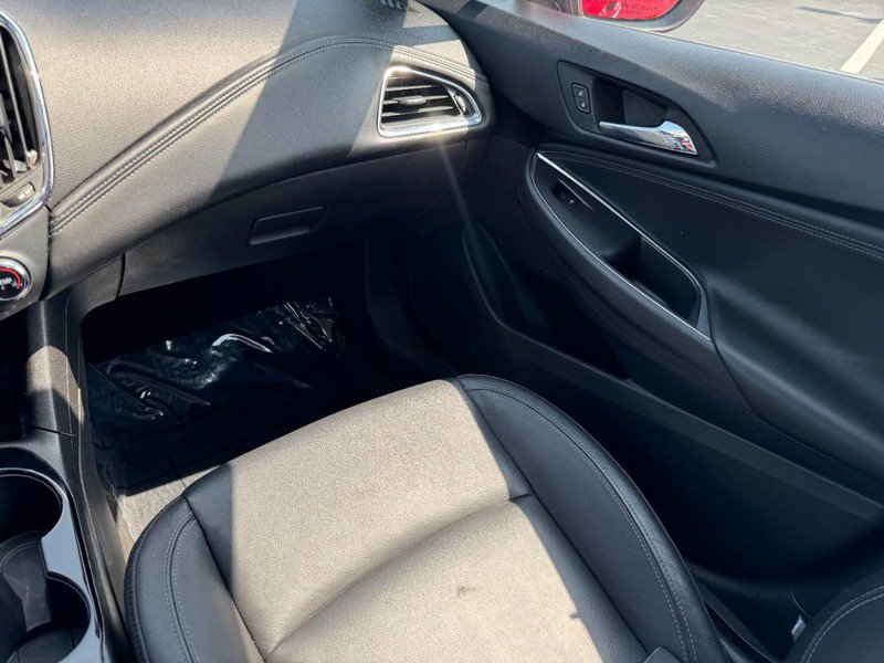 Used 2017 Chevrolet Cruze Premier FWD image 13