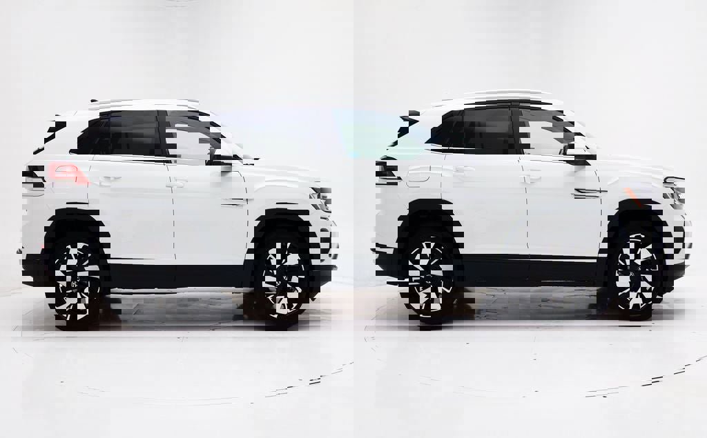 Used 2025 Volkswagen Atlas Cross Sport SE video 2