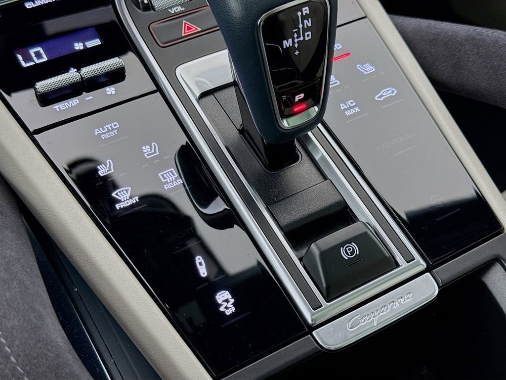 Certified 2022 Porsche Cayenne Turbo image 24