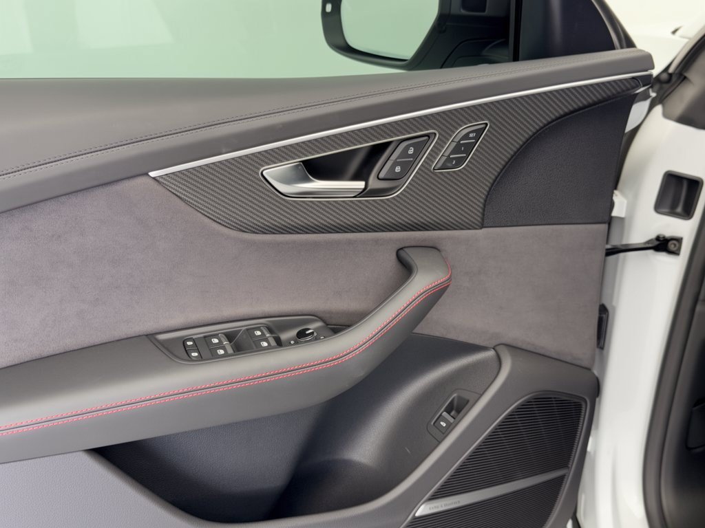 Certified 2025 Audi RS Q8 performance AWD/4WD image 15