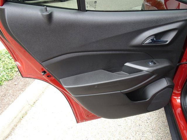 Used 2024 Chevrolet Trax RS w/ Driver Confidence Package FWD image 15