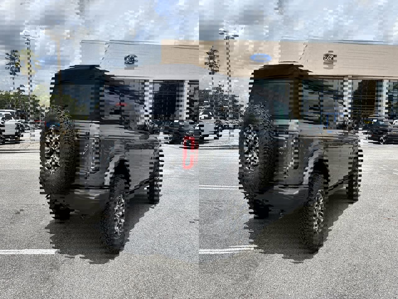 New 2025 Ford Bronco Badlands image 4