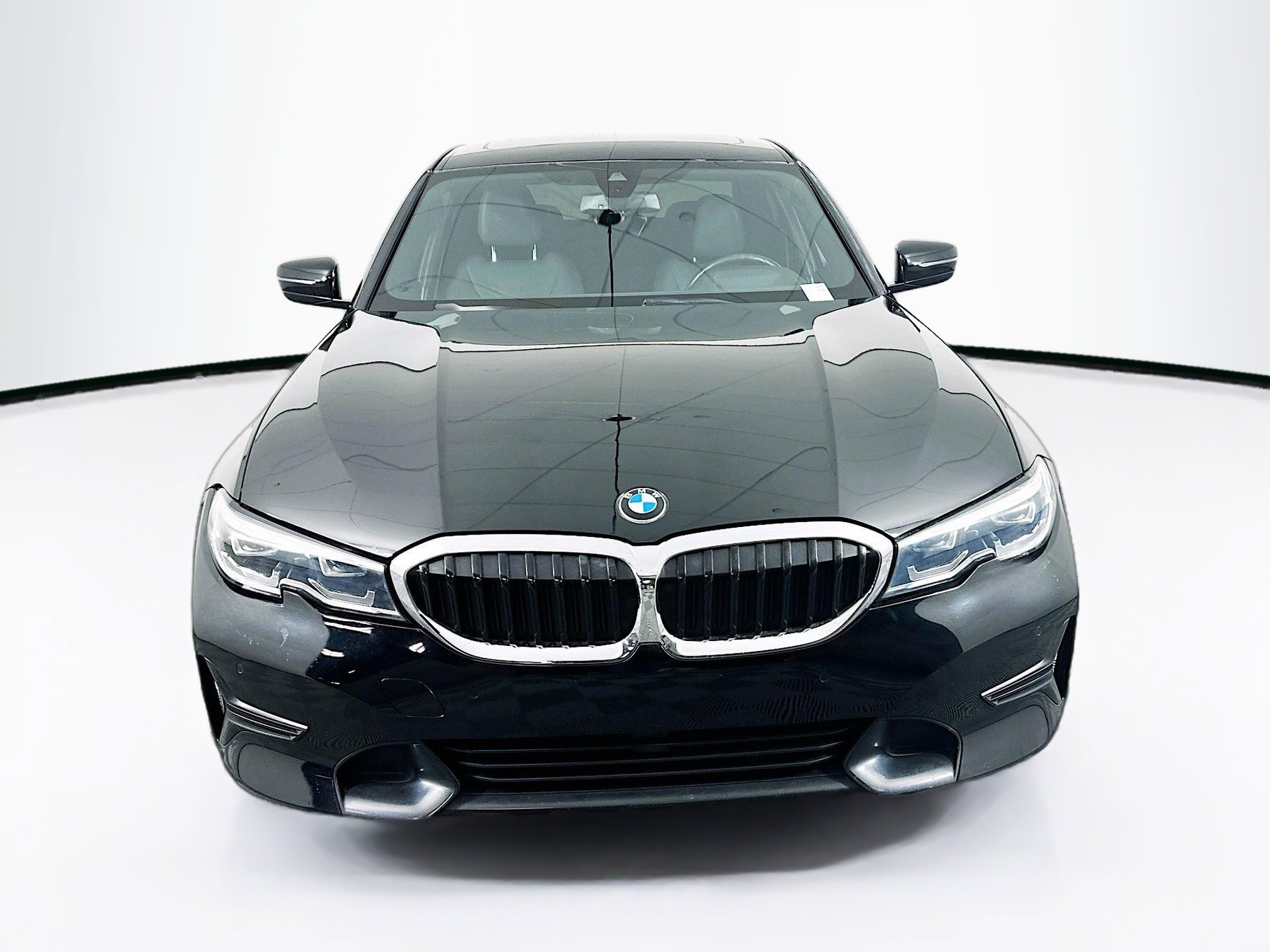 Used 2019 BMW 330i Sedan w/ Premium Package image 2