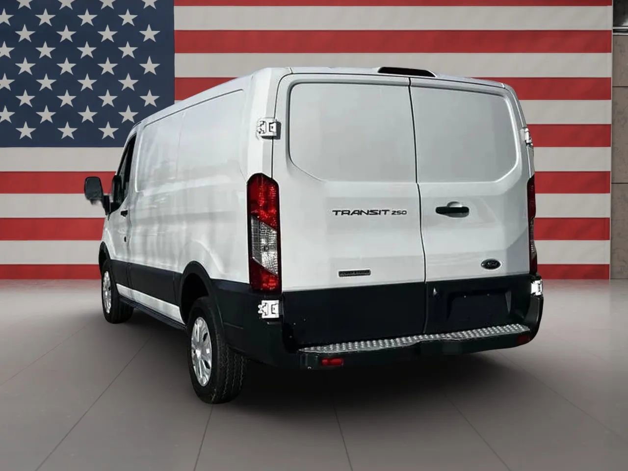 Used 2017 Ford Transit 250 130 Low Roof RWD image 4