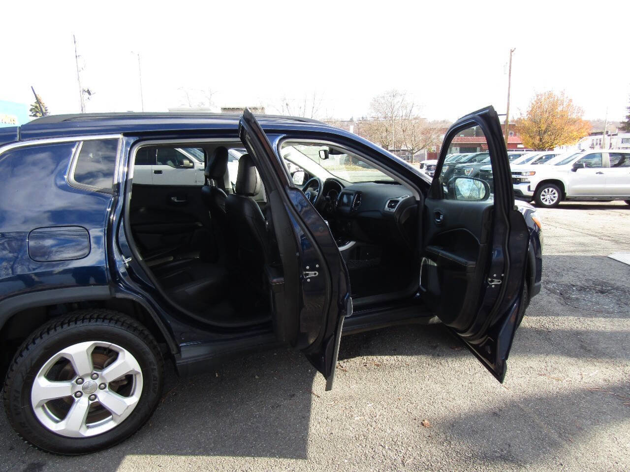 Used 2021 Jeep Compass Latitude image 29