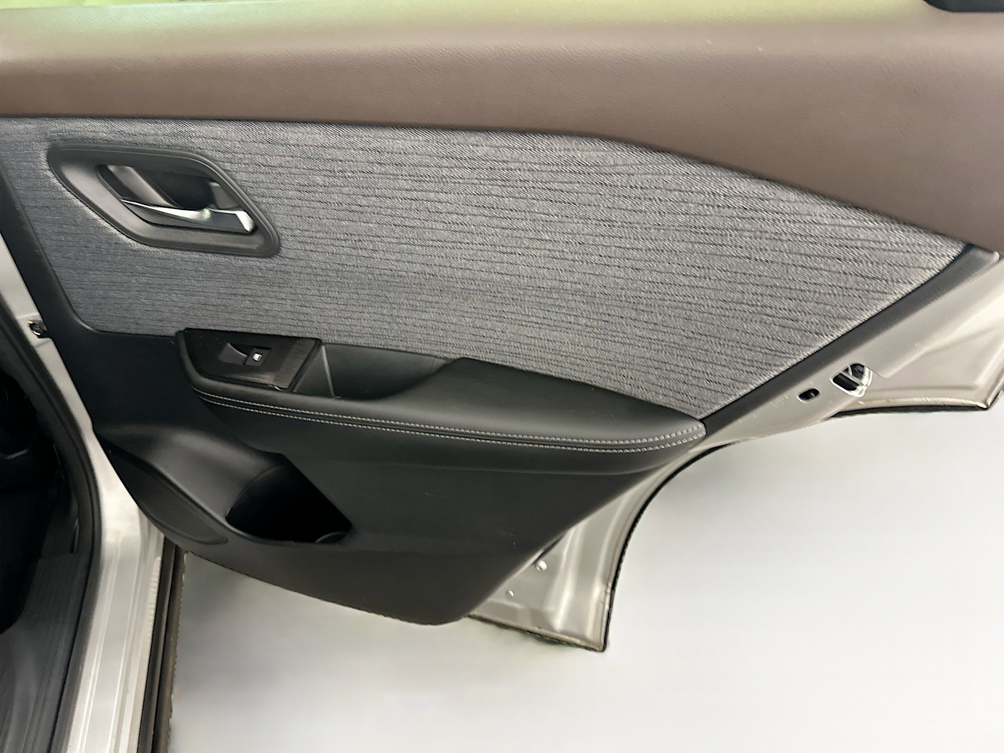 Used 2023 Nissan Rogue SV image 30