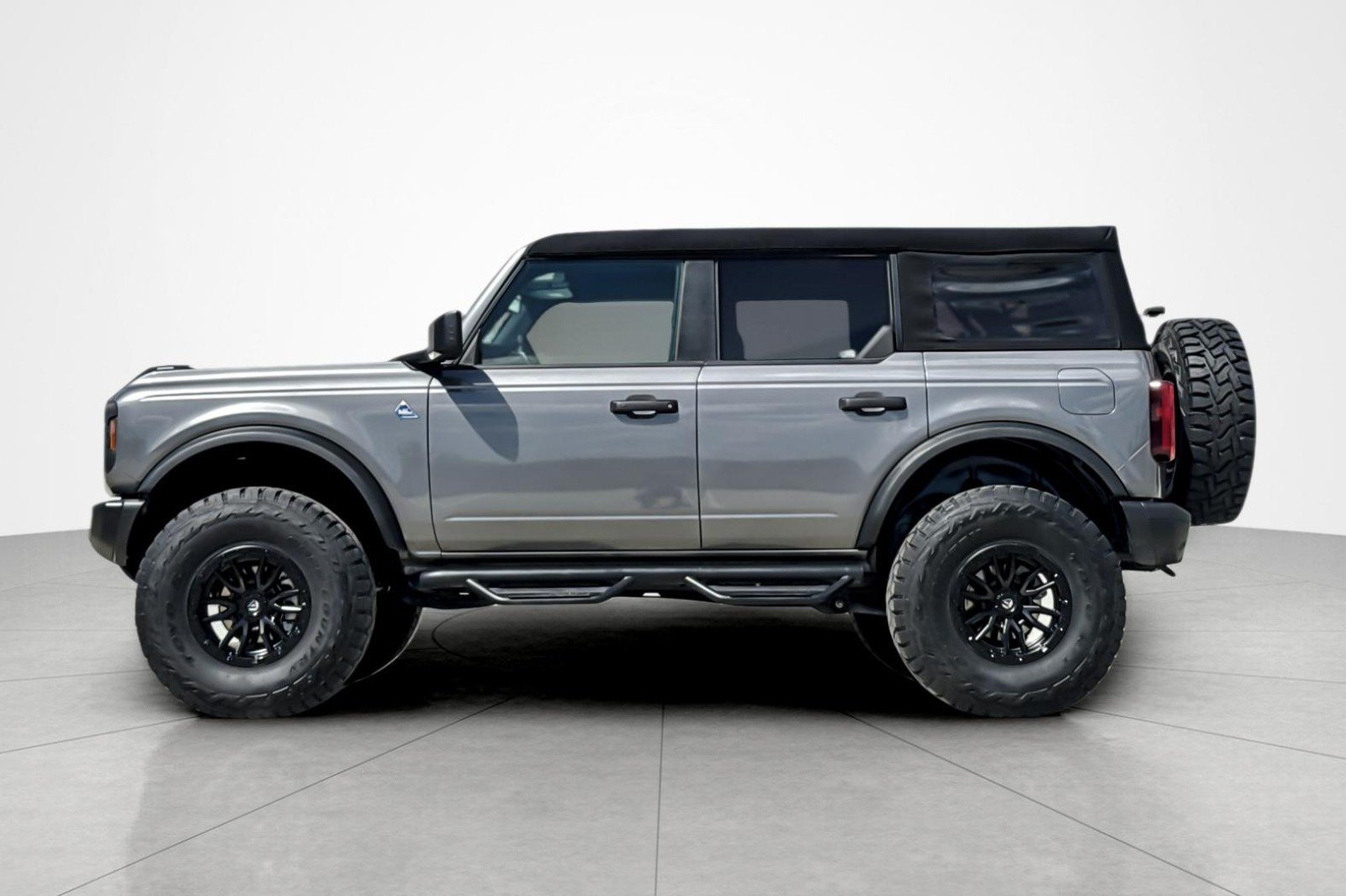 Used 2024 Ford Bronco Black Diamond AWD/4WD image 2