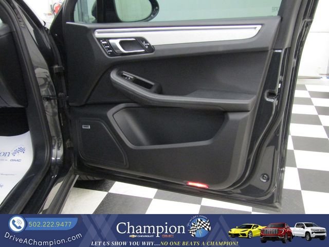 Used 2020 Porsche Macan AWD/4WD image 44