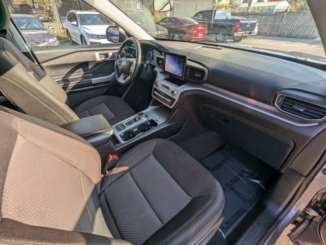 Used 2023 Ford Explorer XLT RWD image 14