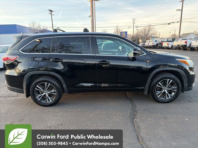 Used 2016 Toyota Highlander XLE image 4