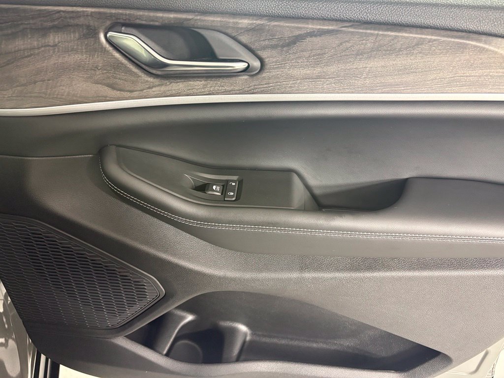 New 2027 Jeep Grand Cherokee Altitude RWD image 12