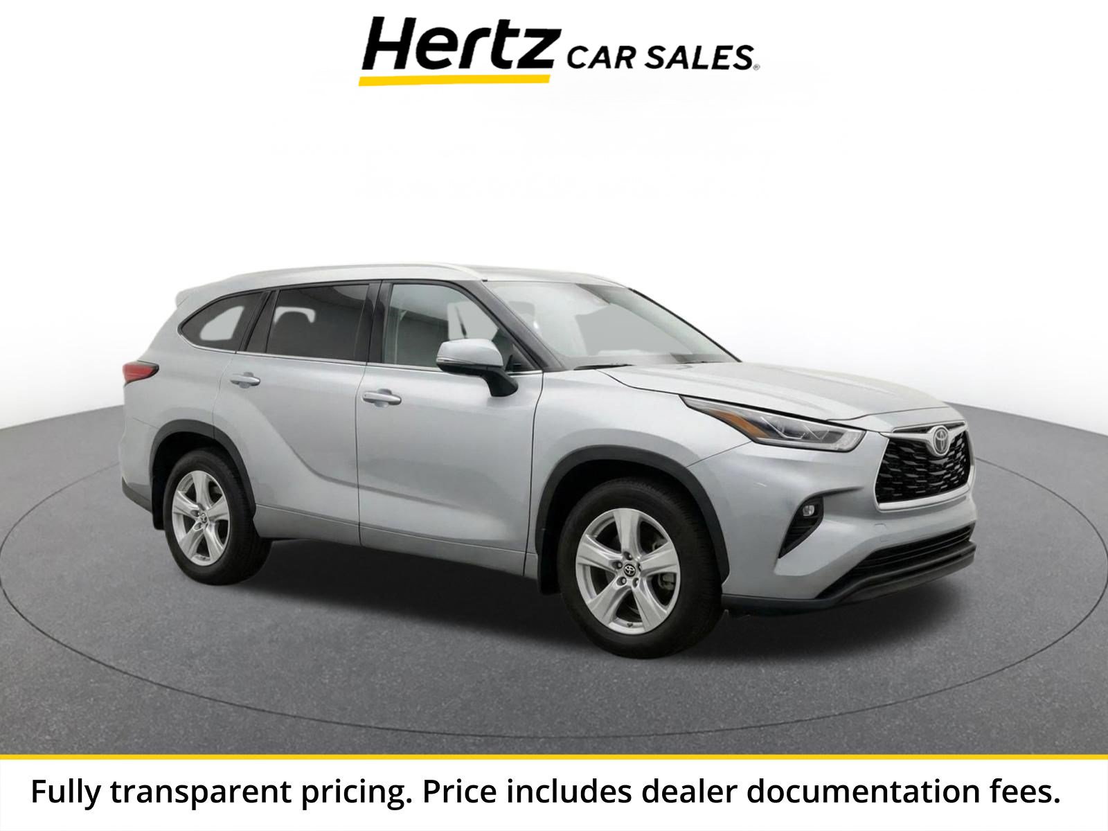 Used 2025 Toyota Highlander LE FWD image 1