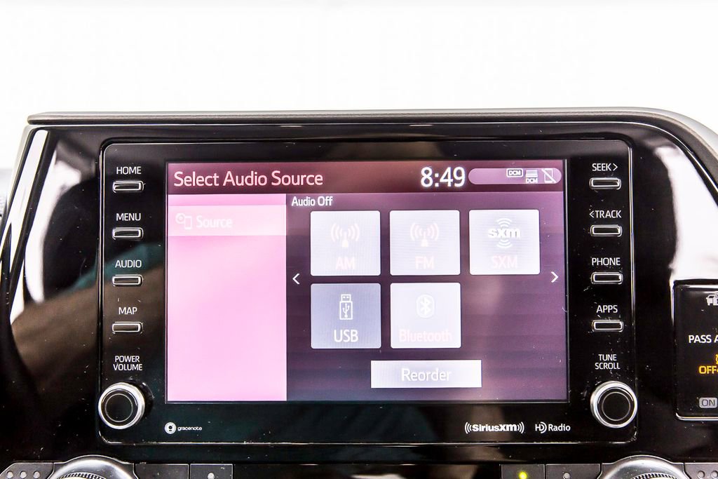 Used 2021 Toyota Highlander XLE image 22