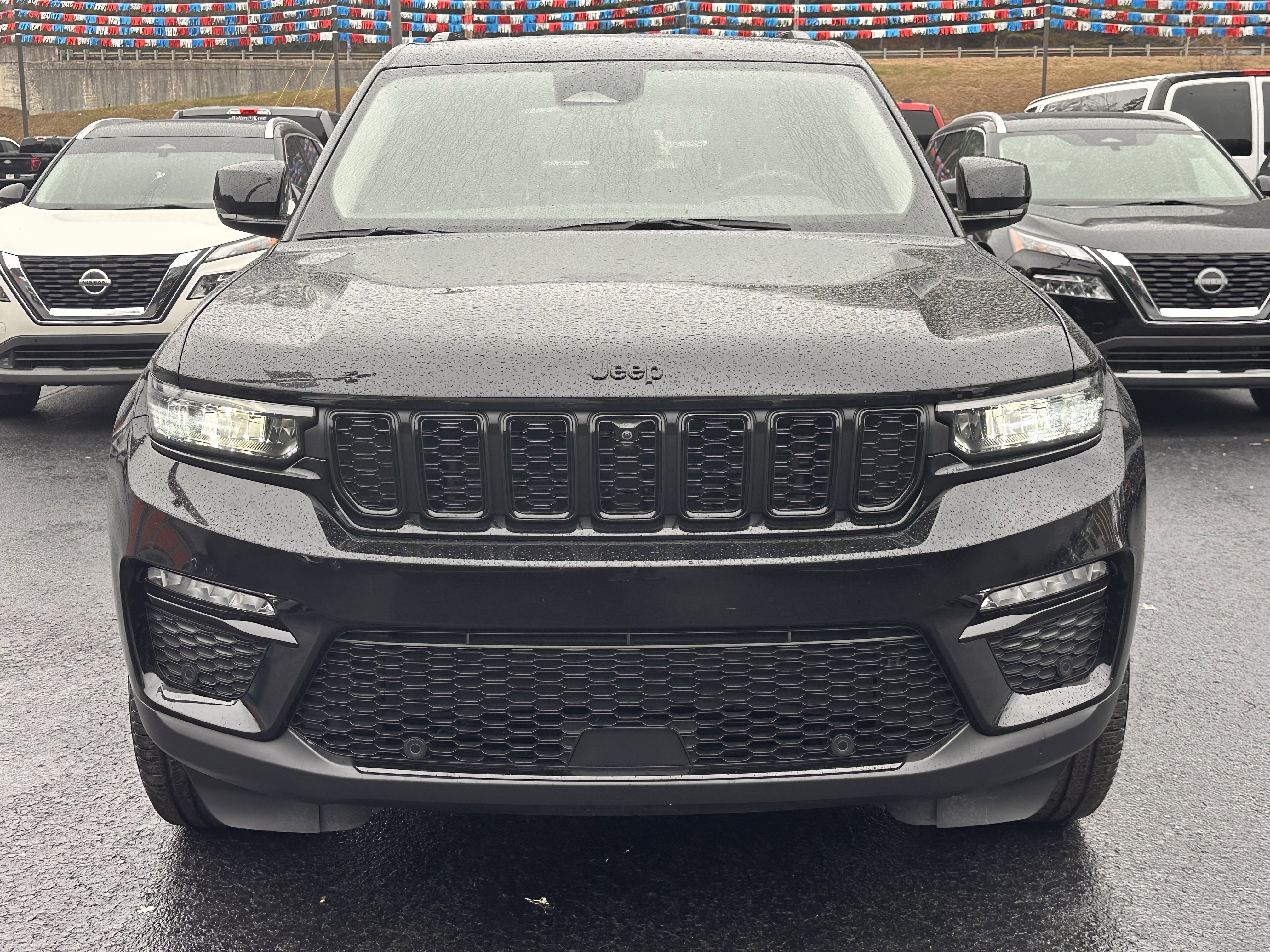 Used 2023 Jeep Grand Cherokee Limited w/ Luxury Tech Group II image 29