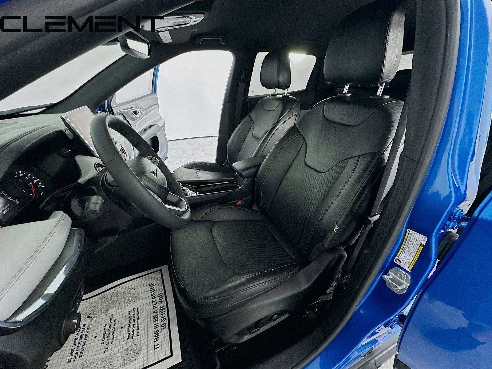 Used 2023 Jeep Compass Limited image 28