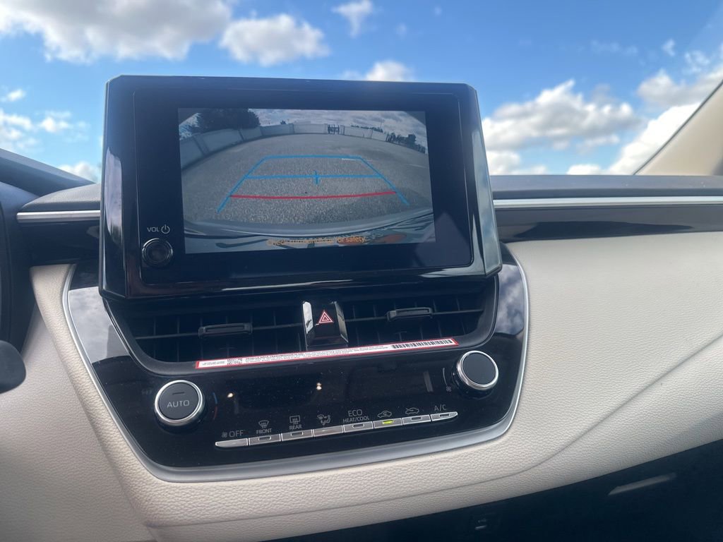 Used 2025 Toyota Corolla LE image 13